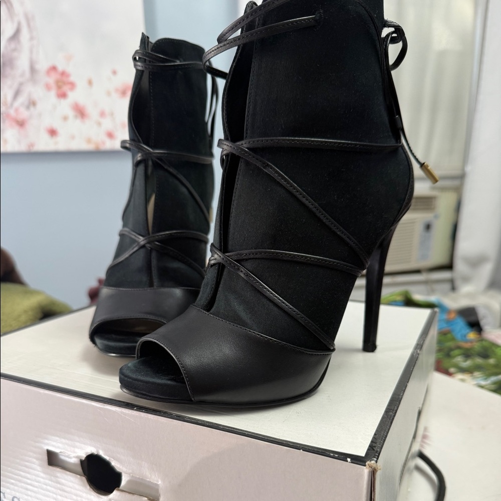 GUESS Women’s heels